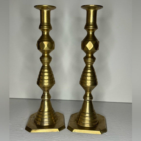 Victorian English Brass Beehive Push Up 11.5" Candlesticks (interior rods MIA) - Picture 2 of 10